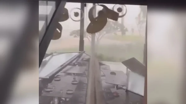 Chuva em restaurante no Lago Sul