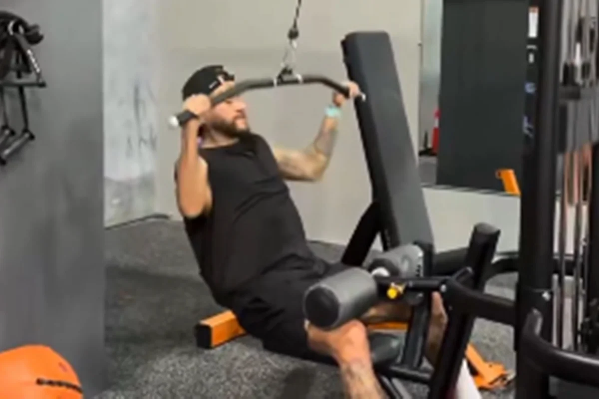 Vídeo de Neymar treinando em academia viraliza Vídeo de Neymar treinando em academia viraliza