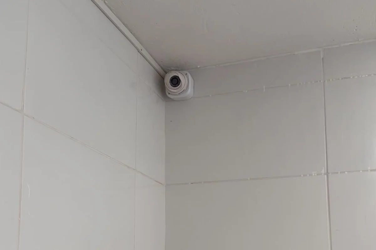 Mãe encontra câmeras dentro de banheiro de creche em São Paulo - imagem 2 Mãe encontra câmeras dentro de banheiro de creche em São Paulo - imagem 2