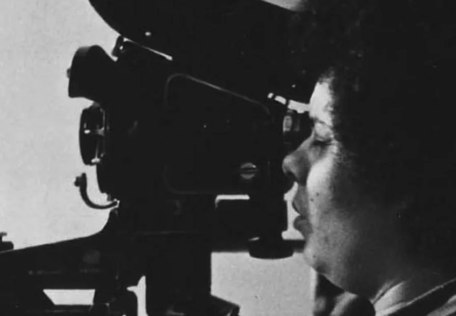 Primeira mulher negra a dirigir um longa-metragem no Brasil, Adélia Sampaio estava esquecida até receber, recentemente, reconhecimento por suas obras. <b>Amor Maldito</b> é também o primeiro filme lésbico do Brasil Primeira mulher negra a dirigir um longa-metragem no Brasil, Adélia Sampaio estava esquecida até receber, recentemente, reconhecimento por suas obras. <b>Amor Maldito</b> é também o primeiro filme lésbico do Brasil
