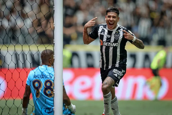 Brasileirão: Atlético goleia Cruzeiro; Bragantino vence e vira líder