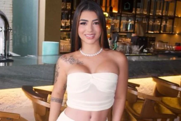 Influencer que ostentava na web é presa em operação contra fraude digital