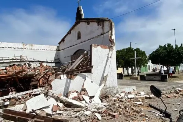 Imagem colorida de igreja católica na Bahia - Metrópoles