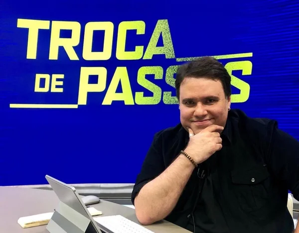 Andre Rizek, da SporTV, se emociona ao falar do colega Rodrigo Rodrigues