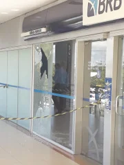 Três agências bancárias no Sudoeste são alvo de tiros à noite - imagem 3 Três agências bancárias no Sudoeste são alvo de tiros à noite - imagem 3
