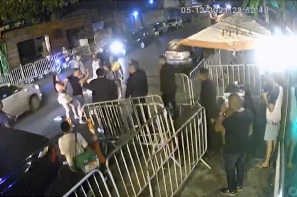 Um homem morreu e duas pessoas ficaram feridas durante briga com PM em boate