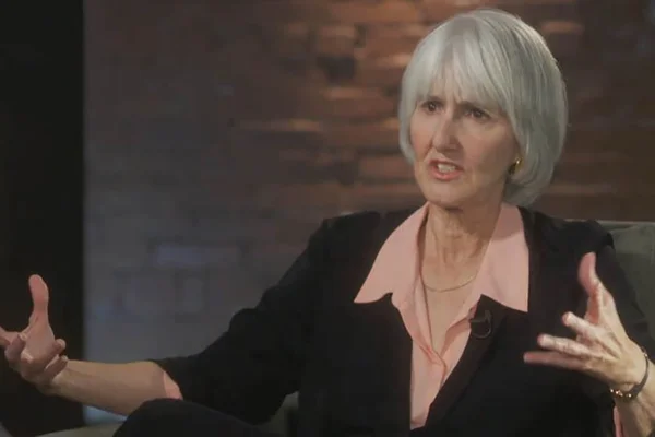Mãe de atirador de Columbine confessa: “Rezei para que ele morresse”