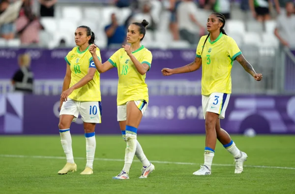 Foto colorida de Gabi Portilho, Tarciane e Marta - Metrópoles