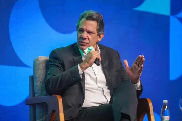 Haddad volta a criticar política monetária do BC: “Descabida”
