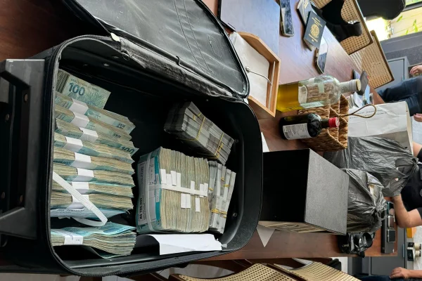 dinheiro apreendido pela Polícia Federal