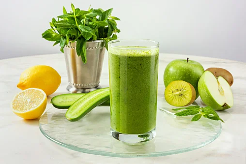Veja uma receita fácil e saborosa de suco detox que ajuda a emagrecer