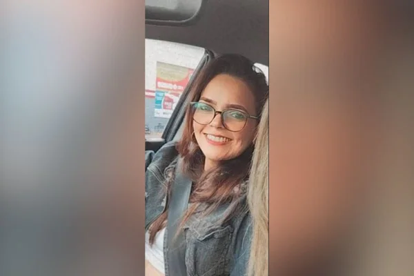 Imagem colorida mostra a enfermeira Pâmela Helena Barbosa de Freitas, de 36 anos - Metrópoles