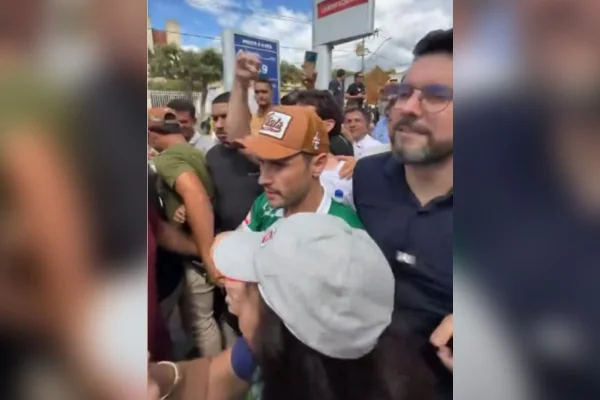 Cleitinho inicia campanha em Divinópolis (MG): “Começou a bagaceira”