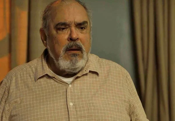 Segundo Sol: Agenor ofende Nice e leva um soco de Vicente