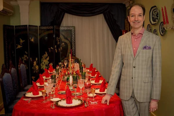 Amador Outerelo recebe com requinte em belo jantar de Natal