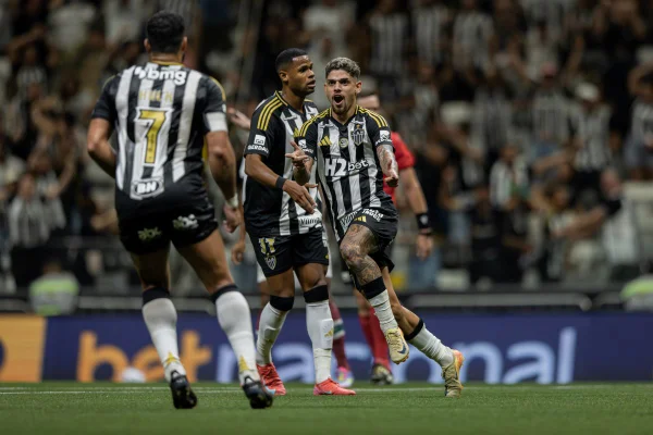 Atlético-MG vira contra o Fluminense na reabertura da Arena MRV