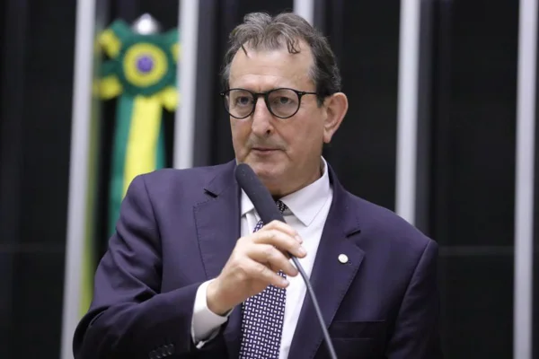 Foto colorida do deputado federal Nilto Tatto - Metrópoles