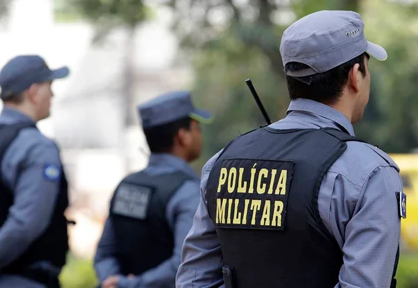 Após perseguição, PMs encontram 4 corpos esquartejados em carro no RJ
