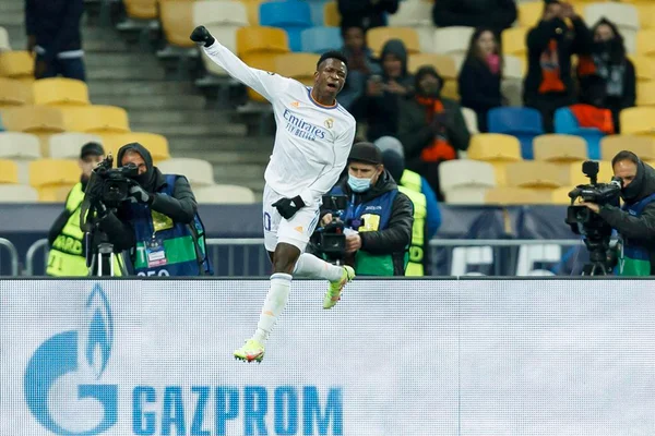 Com 3 gols brasileiros, Real goleia Shakhtar na Liga dos Campeões