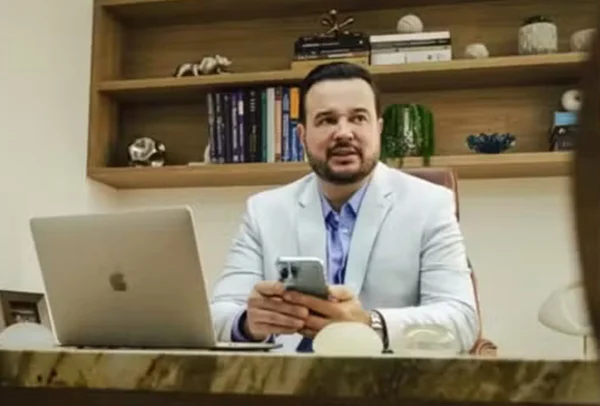 imagem colorida de médico marcelo evandro dos santos