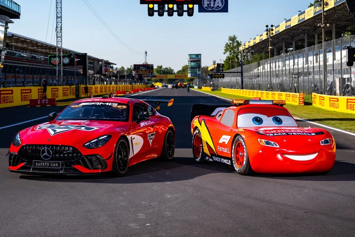 F1: GP da Itália contará com McQueen para celebrar 20 anos do filme Carros - imagem 3 F1: GP da Itália contará com McQueen para celebrar 20 anos do filme Carros - imagem 3