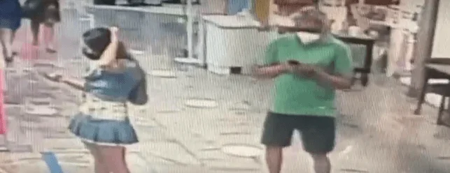 Polícia procura homem que tirou foto por baixo da saia de jovem em fila - imagem 2 Polícia procura homem que tirou foto por baixo da saia de jovem em fila - imagem 2