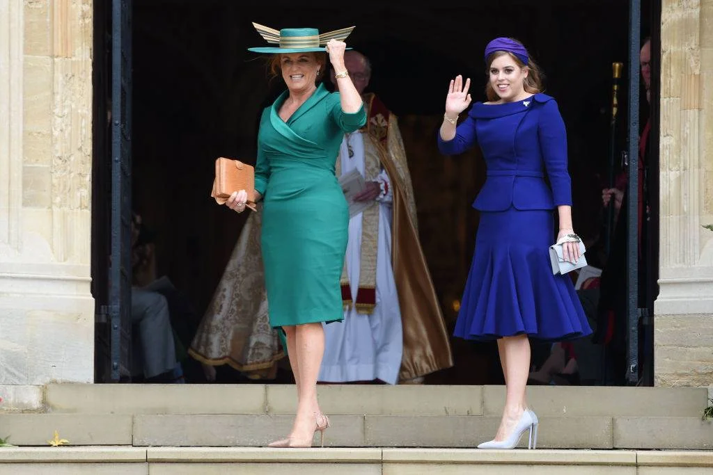 Sarah Ferguson com a outra filha, a princesa Beatrice de York Sarah Ferguson com a outra filha, a princesa Beatrice de York