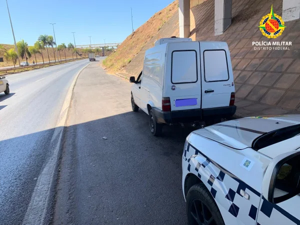 Ladrão estaciona carro para fazer cocô e acaba preso pela PM no DF