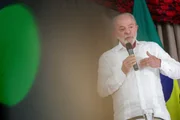 Lula durante a reunião de campanha após o 1º turno das eleições Lula durante a reunião de campanha após o 1º turno das eleições