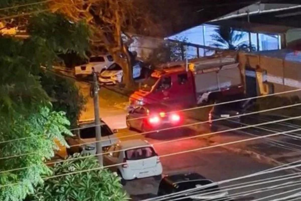 Imagem colorida de policial penal investigado em surto - Metrópoles