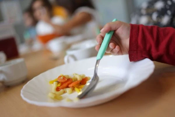 Imagem colorida de merenda escolar; prefeitura - Metrópoles