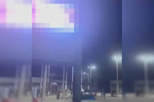 Identificado homem que exibiu pornô em telões hackeados no Ceará