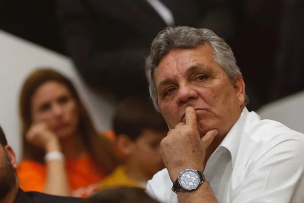 Fraga insiste em disputar o Buriti e fica mais distante de Ibaneis
