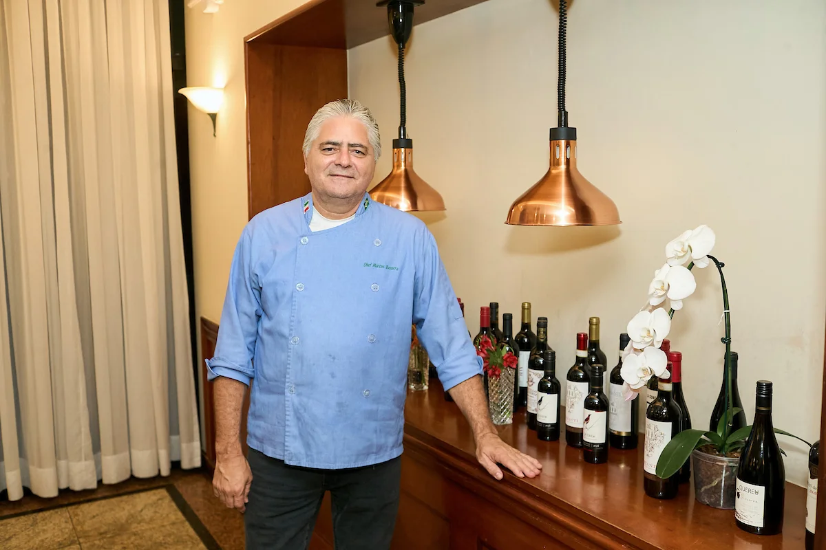 O chef Marcos Bezerra O chef Marcos Bezerra
