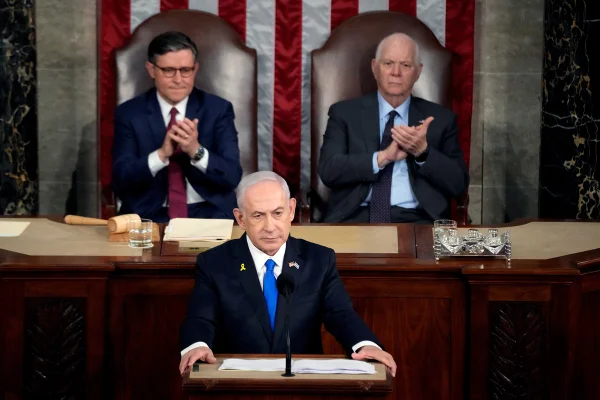 Imagem colorida mostra Netanyahu no congresso norte americano - Metrópoles