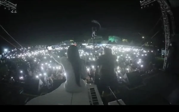 Maiara e Maraisa emocionam fãs em primeiro show após morte de Marília