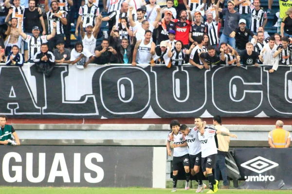 Em canto homofóbico contra cruzeirenses, atleticanos citam Bolsonaro