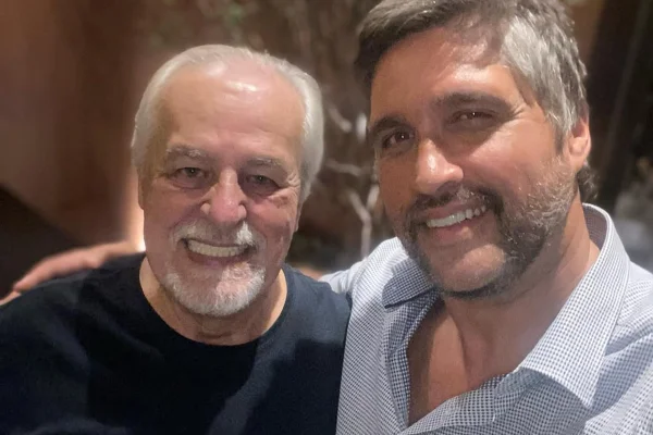 Leo Chaves se declara após morte do pai: "Difícil te perder" - Metrópoles