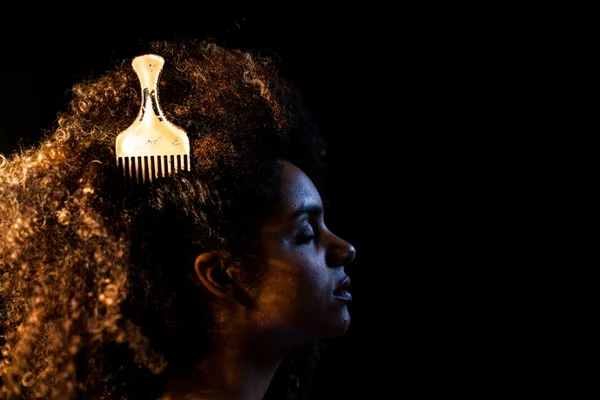 “Pentes” fala sincera e diretamente a um público específico: as mulheres negras