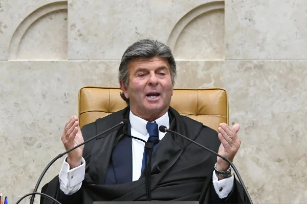 Ministro Luiz Fux fala na sessão de sua despedida da Presidência do STF - Metrópoles