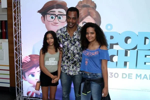 Rocco Pitanga desabafa sobre criação das filhas após a morte da ex
