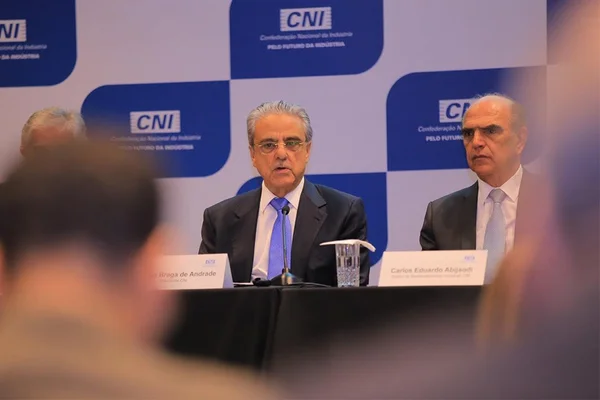 Aquecimento da economia depende das reformas, diz CNI