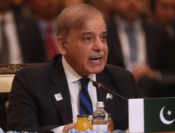 Imagem colorida mostra o primeiro-ministro do Paquistão - Metrópoles