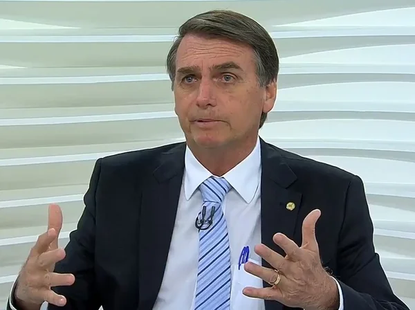 Bolsonaro quer astronauta Marcos Pontes como ministro da Ciência