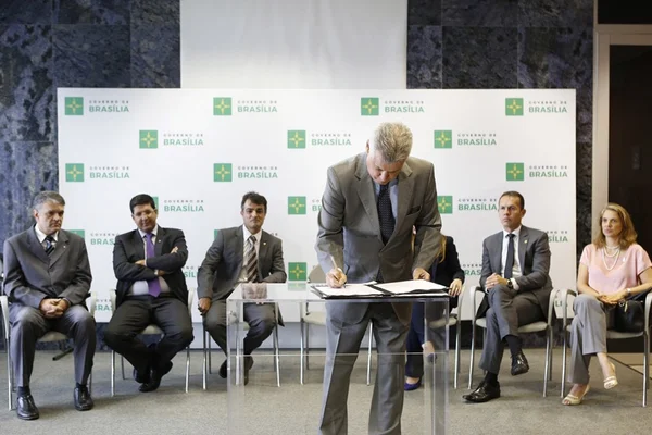 Empresa inidônea poderá manter contratos com a administração pública
