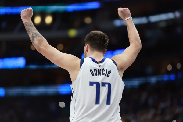 Em jogo cheio de reviravoltas, Mavericks batem Clippers em casa