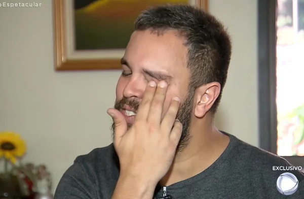 Ex-noivo chora ao falar sobre blogueira morta: “Não consegui ajudar” - destaque galeria Ex-noivo chora ao falar sobre blogueira morta: “Não consegui ajudar” - destaque galeria