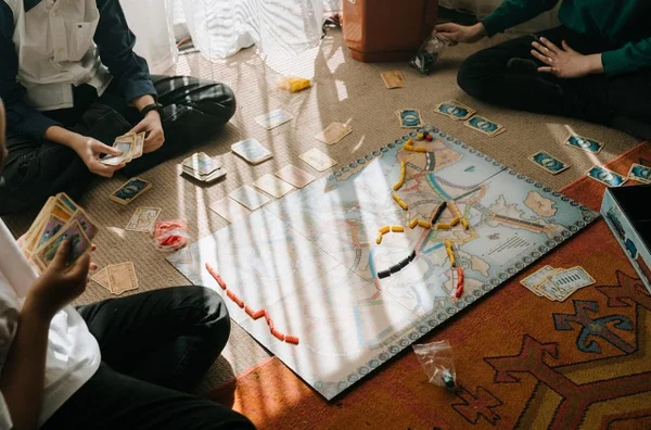 9 jogos de tabuleiro para brincar em família nas festas de fim de ano