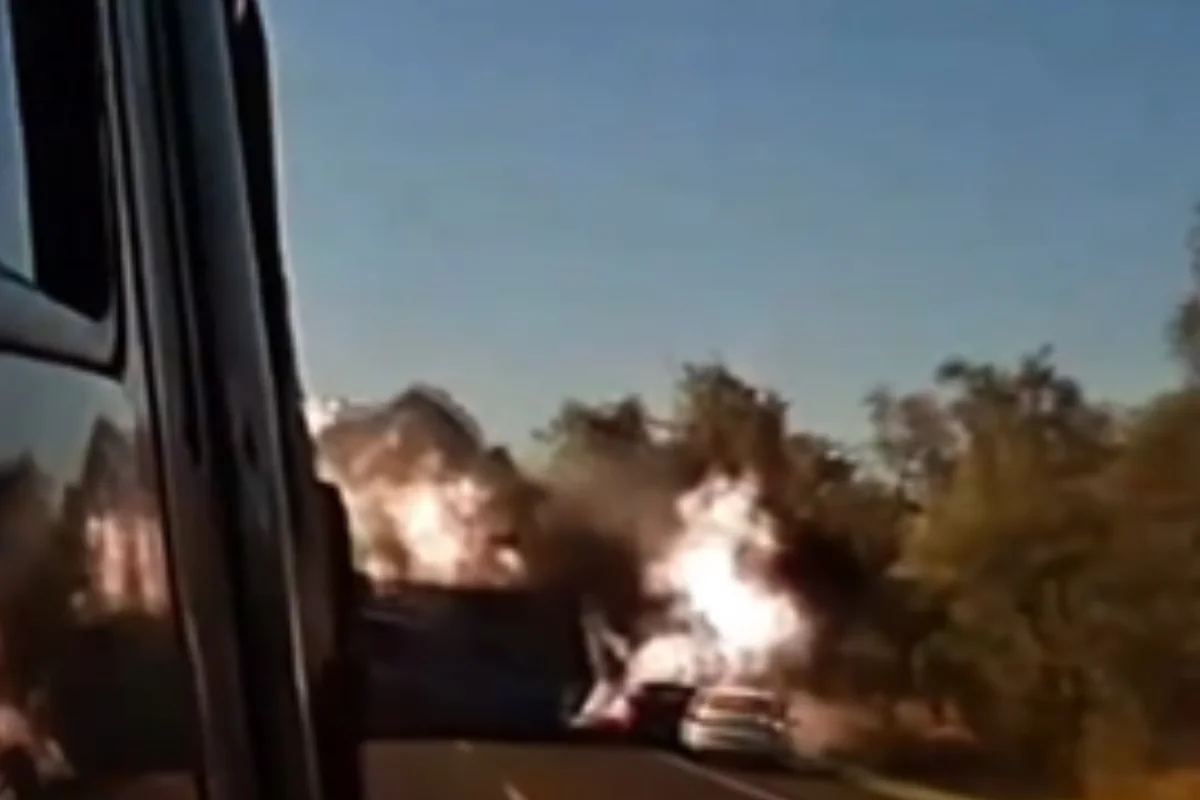Imagem colorida de acidente com explosão - Metrópoles