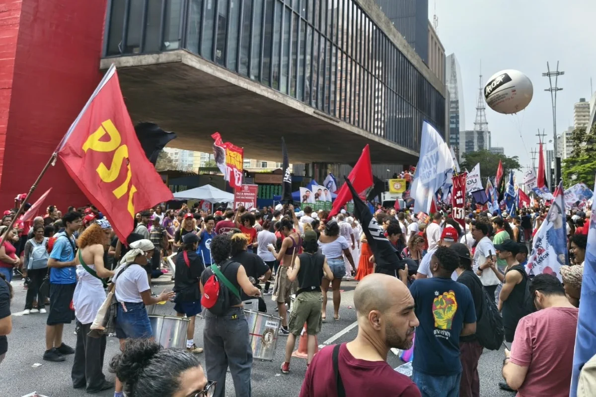 Ato pelo fim da escala 6x1 na Avenida Paulista Ato pelo fim da escala 6x1 na Avenida Paulista
